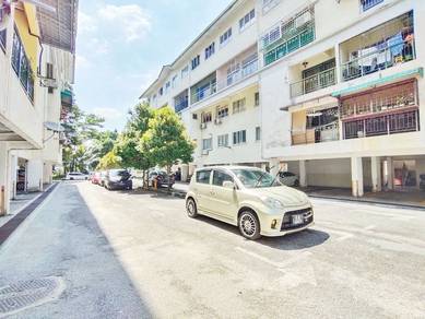 Duplex  D' Puncak Suasana Apartment , Bandar Tun Hussein Onn