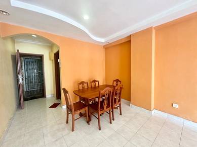 Bayu Puteri Apartment Corner Unit With Balcony Near CIQ Full Loan