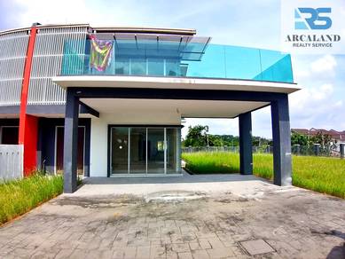 Live Close to Everything! Spacious Corner Semi-D @ Hillpark Tmn Ixora