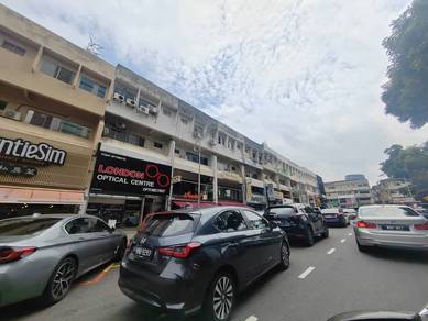 Corner unit Second floor shop Damansara Uptown for rent