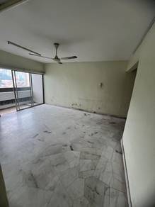 Menara alpha condo , 866 size / 3room 2bath / 1parking / basic unit,