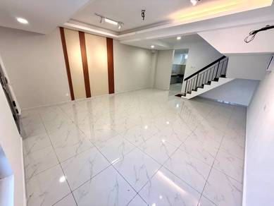 Facing Open Renovated Double Storey Taman Puchong Utama PU9