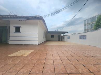 Taman Daya Jalan Pinang Single Storey Corner Lot 4 Bedrooms Unblock