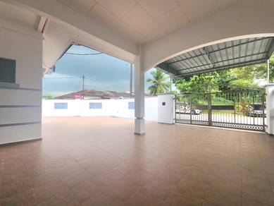 Taman Daya Jalan Pinang Single Storey Corner Lot 4 Bedrooms Unblock