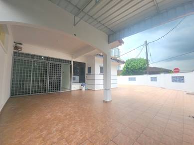 Taman Daya Jalan Pinang Single Storey Corner Lot 4 Bedrooms Unblock