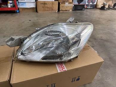 Used Toyota Vios NCP93 headlamp stanley lampu