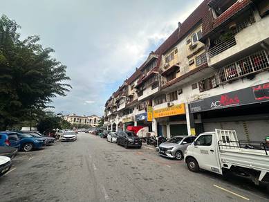 Lembah Maju 1.5 storey shop lot , ampang