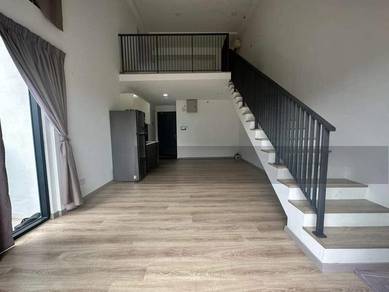 Corner Lot with Balcony/Partly Furnished/Face North/Well Kept Unit