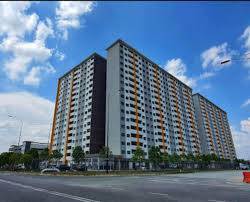 Seruling Bukit raja Klang (balcony) kitchen cabinets extend low depo