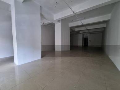 Freehold/Non Bumi/Strata Title/Suitable Office or Retail use/Repainted
