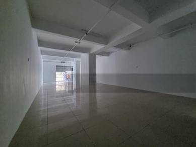 Freehold/Non Bumi/Strata Title/Suitable Office or Retail use/Repainted