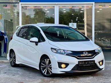 Honda JAZZ 1.5 V FULL SPEC BODYKIT PUSH START