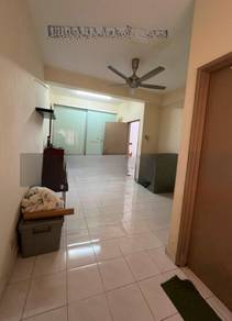 Bukit OUG Town House Lower unit Size: 1300sf Freehold 3R3B