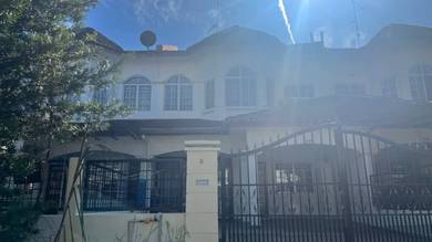 Bandar Putra Kulai Double Storey House 4Bedrooms Partially Furnished
