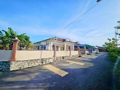 Corner Semi-d house for Rent! Grab now at Seremban near Htj