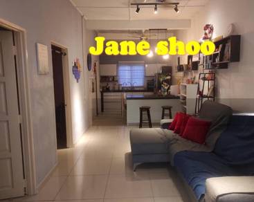 Bandar kinrara puchong Fully renovated Fully extended furnished 2R2B