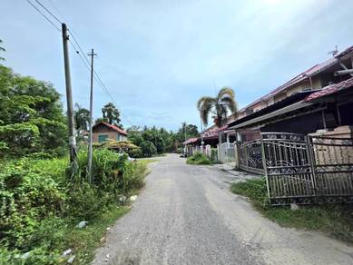 Teres 2 tingkatTaman Desa Pinggiran Golf Pengkalan Chepa