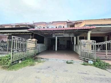 Teres 2 tingkatTaman Desa Pinggiran Golf Pengkalan Chepa