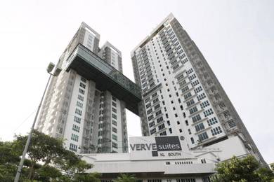INVEST High ROI ! Freehold  100% Furnished - Walk to MRT Next to Verve