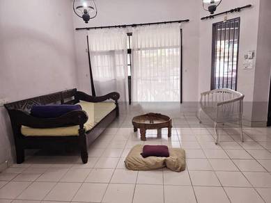 End Lot/Renovated/Non Bumi/Gated & Guarded/Partly Furnished Best Deal