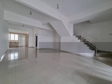 Freehold 3 Storeys Landed Terrace in Taman Sri Putra 3, Brand New Unit