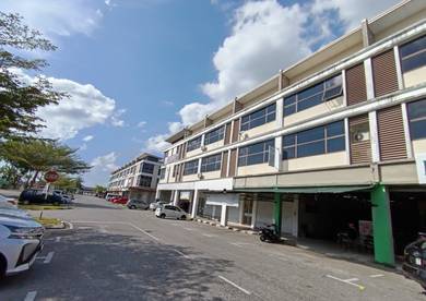 3-Storey Intermediate Shop at The Hub @Matang for sale