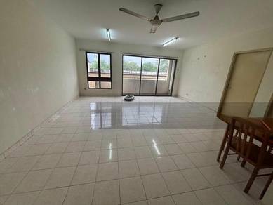 With Strata title/Low Floor/Non Bumi/Partly Furnished/Well Kept Unit