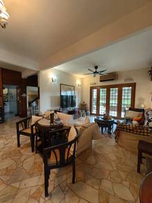 (BELOW MARKET PRICE) Taman Yulek corner lot Bungalow for sale!