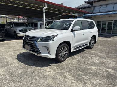 Lexus LX570  5.7L (A) Mark Levinson
