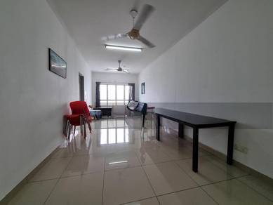 966sf. Corner. Full Furnish. Unblock View. Well Kept. Best Deal Unit.