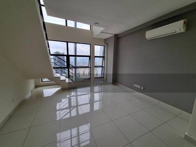 Duplex/Freehold/Unblocked view/Semi Furnished/Well Kept Best Deal Unit