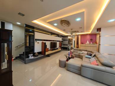 (BELOW MARKET PRICE) The Royale 2-storey endlot Terrace for sale!