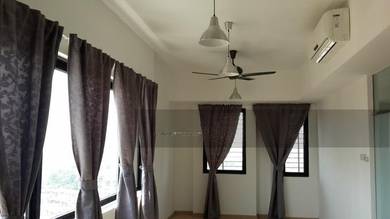 Surrounded with Living Conveniences, Walk distance to Nsk & Giant mall