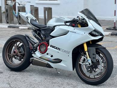 Ducati Panigale 1199 S  (1.6K Mileage Only)