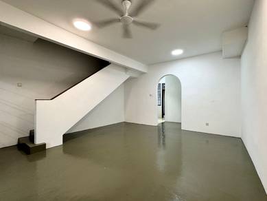 Setia indah 2 Sty House For Rent