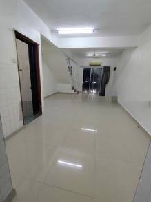 Freehold/Double Storey/Surrounded with Restaurants, bank, Groceries