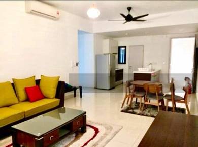 3 car parks/3 Rooms/Corner Lot with Balcony/Renovated/Fully Furnished