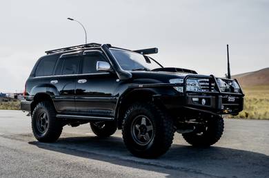Toyota LANDCRUISER 105 (M)