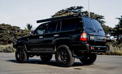Toyota LANDCRUISER 105 (M)