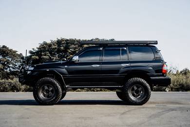 Toyota LANDCRUISER 105 (M)