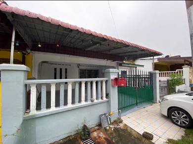 Tampoi Single Storey House 3Bedrooms Partial Furnished @  Jalan Kalong