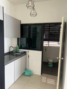 One Maxim Partially Furnished with Fully Aircond,September can move in