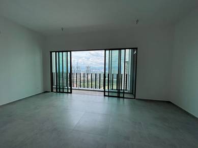 Sky Vogue, Taman Desa, Large Balcony