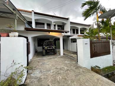 Arang Road Renovated Double Storey Intermediate for Sale Well Maintain