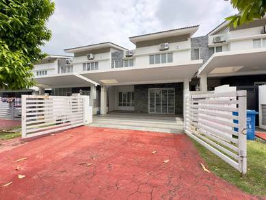 SPACIOUS HOUSE FACING OPEN 2 Storey Hyperlink D’Kayangan Seksyen 13