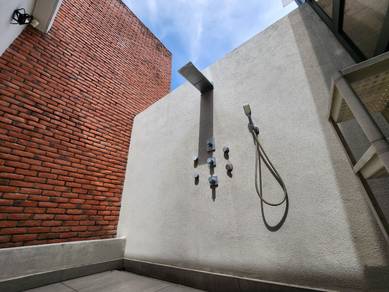 LUXURY MODERN 3.5 Storey VILLA SENJA Rawang private lift and pool