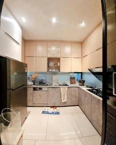 The treez VilFreehold Maintaince fees 2140Rm permonth 4+1R4B 1x Garage