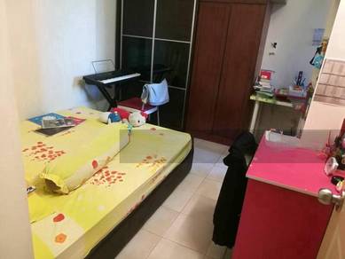 Renovated/ Non Bumi/ Strategic Location/ within Living Conveniences