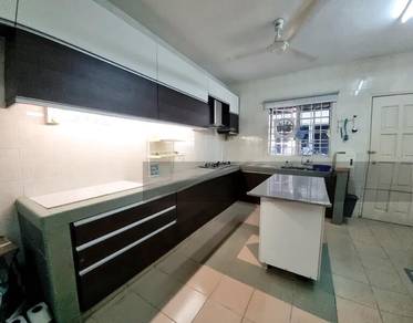 Taman Kinrara Seksyen 3 Puchong 18x60 4R3B Fully renovated