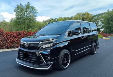 Toyota VOXY 2.0 ZS KIRAMEKI 2 (A)